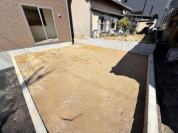 ハーブやお花を植えてガーデニングしたり、楽しみ方は自由自在!