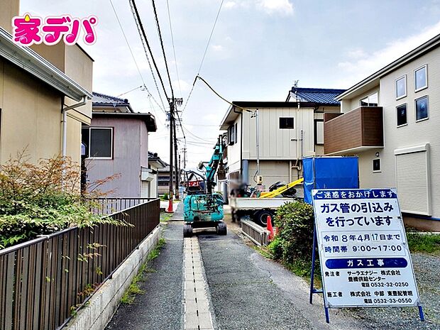 静かな住宅街で、車の出入りもスムーズです。
