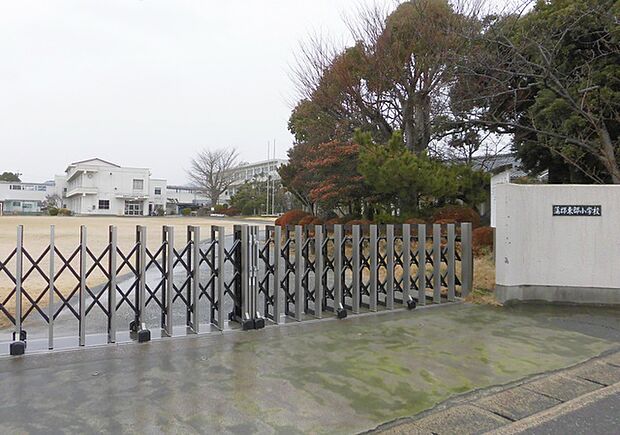 蒲郡東部小学校（360m）