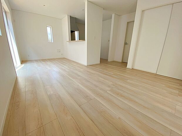 【施工例】温かみのあるナチュラルテイストのLDK。ダイニングセットを置いてもゆとりがあります!