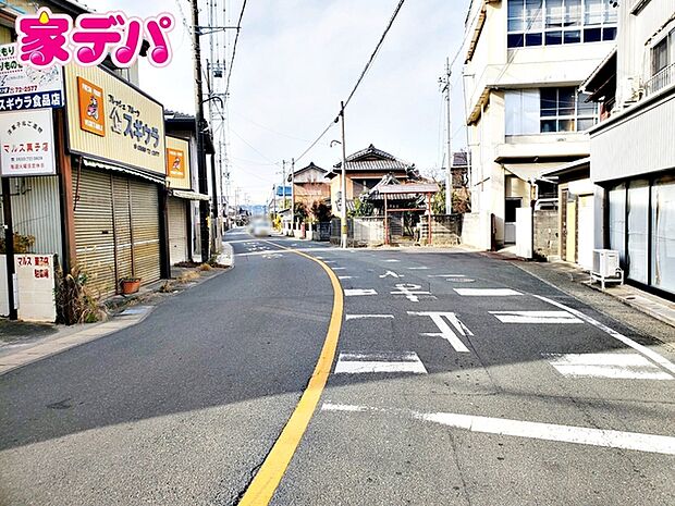 前面道路:西側約5.8m幅