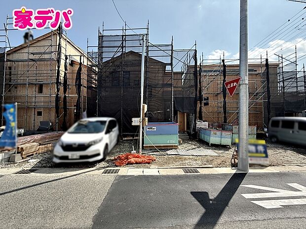 【2号棟】上棟しました! ・4LDK ・LDK18帖、隣接洋室4.5帖 ・全居室収納完備 ・パントリー ・2部屋からアクセスできるバルコニー ・並列駐車場2台可