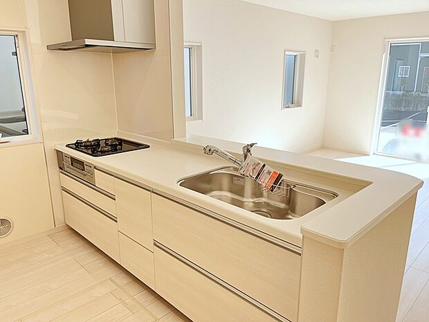 【施工例】小さなお子様にも目が届く、使い勝手の良い対面キッチンで楽しくお料理ができます!