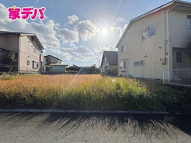 住宅ローンにご不安のあるお客様も、まずはお気軽にご相談下さい。お客様に最適な資金計画と金融機関をご案内いたします。