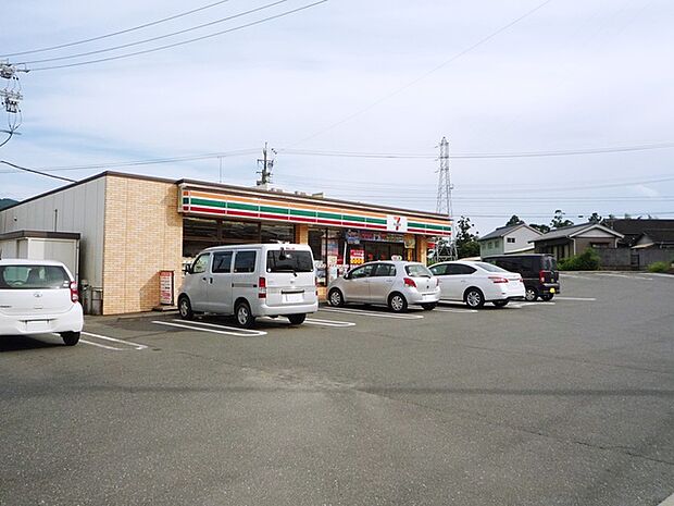 セブンイレブン新城川田店(1000m)