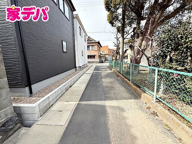 前面道路:北側約4m幅