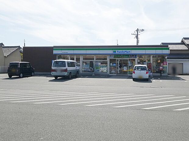 ファミリーマート豊川御律大草店（930m）