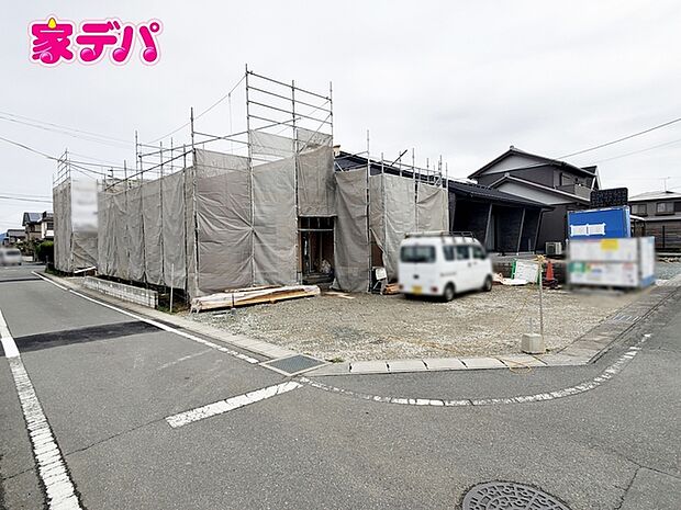 住宅ローンにご不安のあるお客様も、まずはお気軽にご相談下さい。お客様に最適な資金計画と金融機関をご案内いたします。