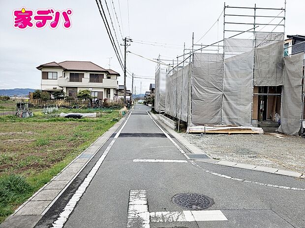 静かな住宅街で、車の出入りもスムーズです。