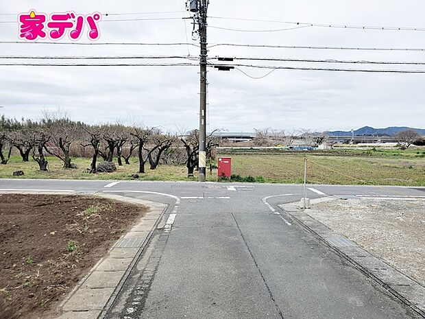 前面道路:南側約4m幅