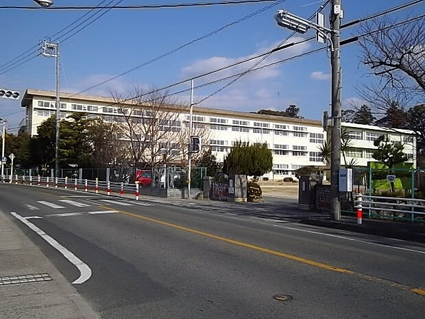 三蔵子小学校(600m)