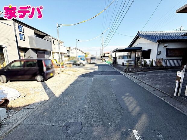 前面道路が5.4mと広いので運転が苦手な方にも安心です