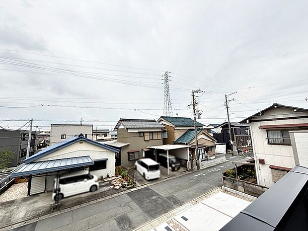 閑静な街並みの眺めは、心も体も落ち着きますね。  