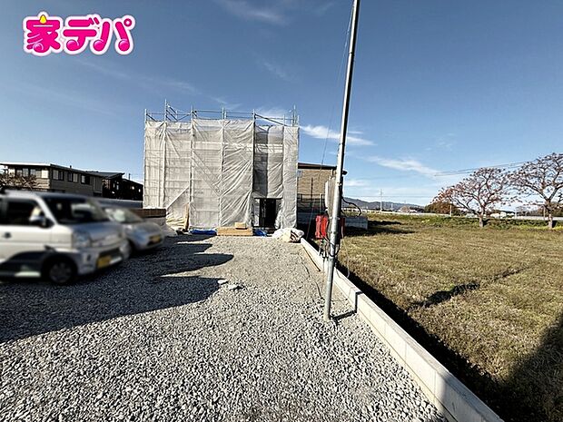 上棟しました!ご見学希望のお客様につきましては現地の他に同社の完成物件にて設備や仕様などご確認いただけます。