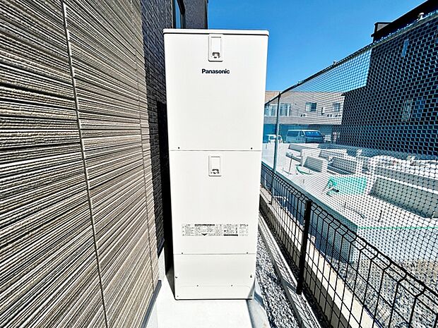 【エコキュート】 エコキュートを設置しており、空気の熱を利用して効率よくお湯を沸かすことができます。光熱費の節約につながりやすく、毎日の給湯を経済的にサポート!家計や環境にも配慮されています。