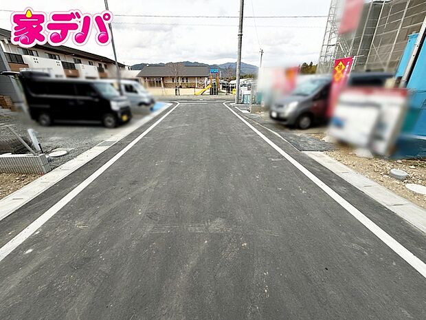 前面道路:西側約6m幅