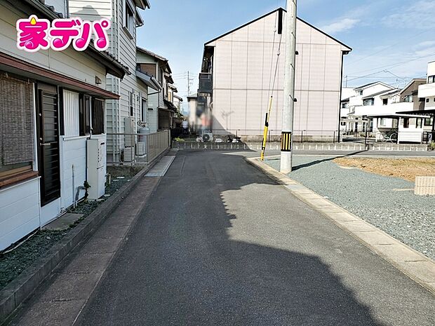 前面道路:南西側約4m幅