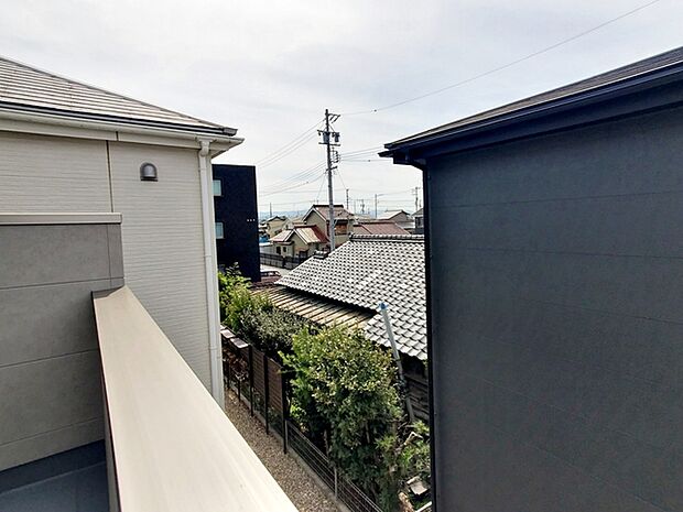 閑静な街並みの眺めは、心も体も落ち着きますね。  