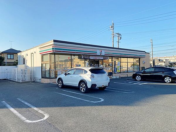 セブンイレブン豊川松久町店（500m）
