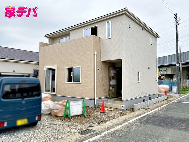 住宅ローンにご不安のあるお客様も、まずはお気軽にご相談下さい。お客様に最適な資金計画と金融機関をご案内いたします。