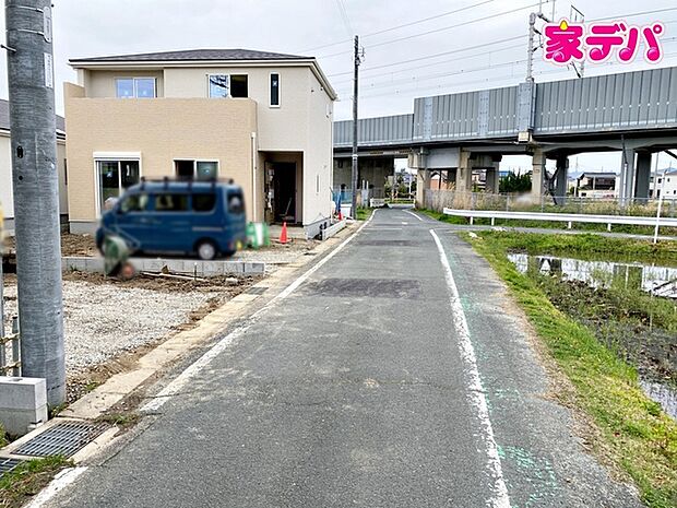 前面道路：東側約5ｍ幅