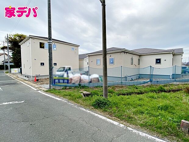 【新築分譲全3棟】ご成約キャンペーン実施中。詳細はスタッフまでお問合せ下さい。（右手前の建物になります）