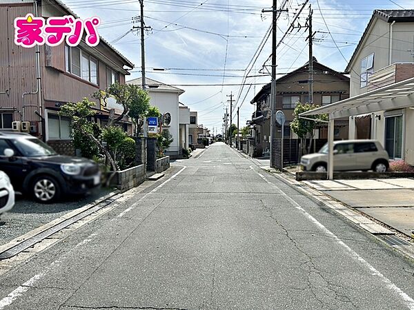前面道路：北東側約6ｍ幅