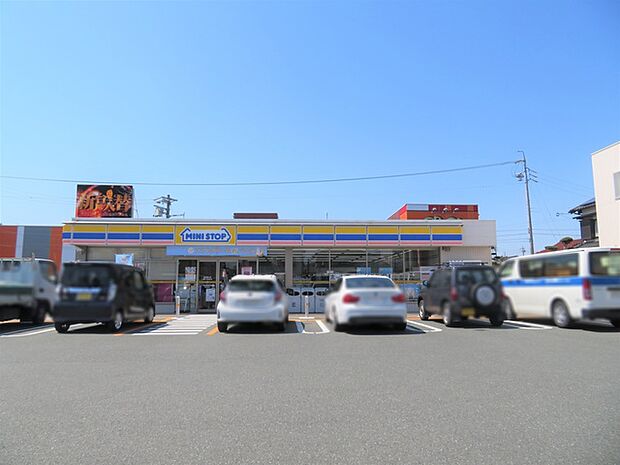 ミニストップ蒲郡八百富町店（500m）