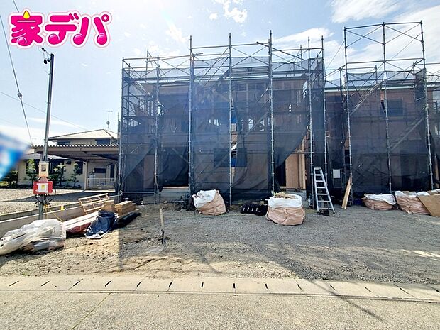 【2号棟】上棟しました! ・4SLDK ・LDK15帖、隣接和室5.2帖 ・全居室収納完備 ・床下収納付き ・整形地 ・南向きで日当り良好 ・防犯カメラ ・駐車場並列3台可