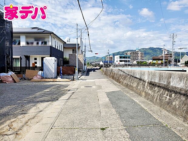 前面道路:東側約4m幅