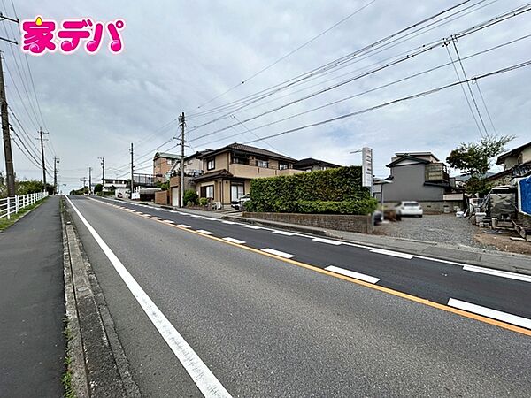 前面道路：西側約12ｍ