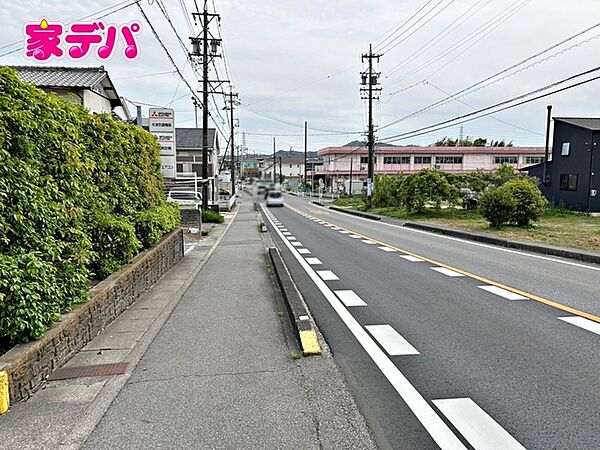 前面道路：西側約12ｍ