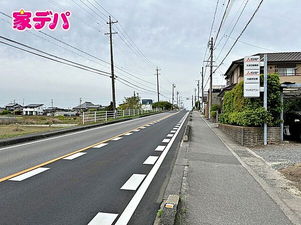 前面道路：西側約12ｍ