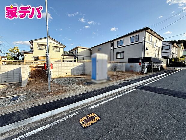 【2号棟】建築予定地です! ・整形地 ・4LDK ・LDK16.9帖、隣接和室3.5帖 ・全居室収納完備 ・2部屋からアクセスできるバルコニー ・防犯カメラ ・並列駐車場2台可
