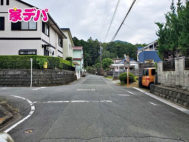 前面道路：北西側約8ｍ幅