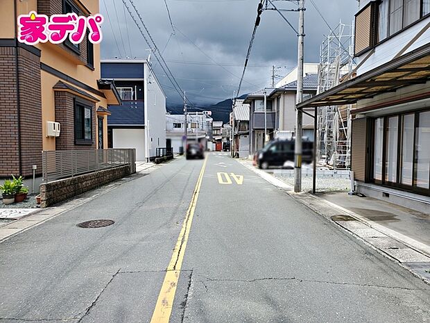 前面道路:西側約7.1m幅