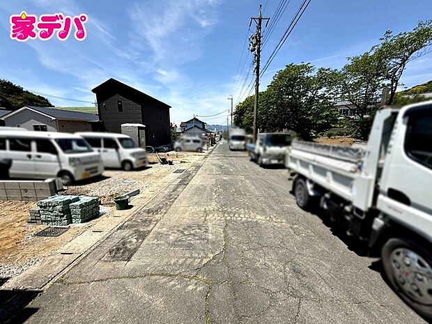 前面道路:北東側約6m幅