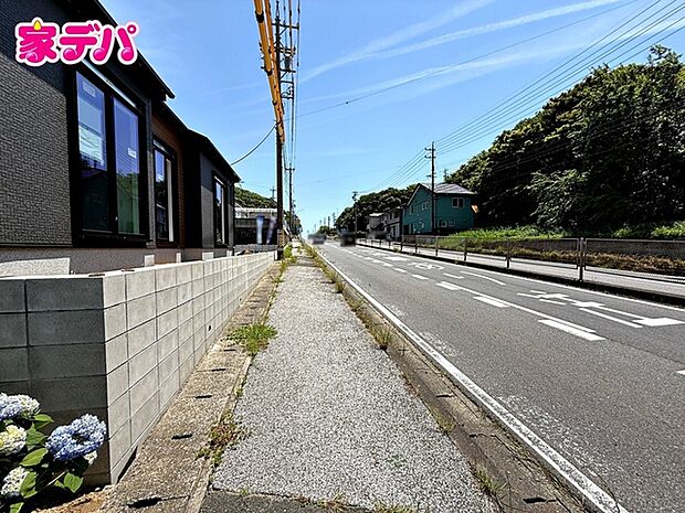 前面道路:南西側約16m幅