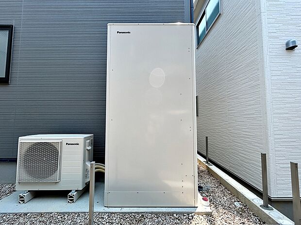 エコキュートは空気の熱を利用し、わずかな電気を使い高効率にお湯を沸かすことができます
