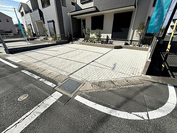 広々3台駐車可能物件!!お友達が遊びに来た時も安心!
