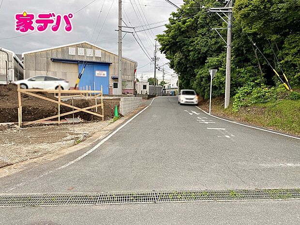 前面道路：東側約5.7～9ｍ幅