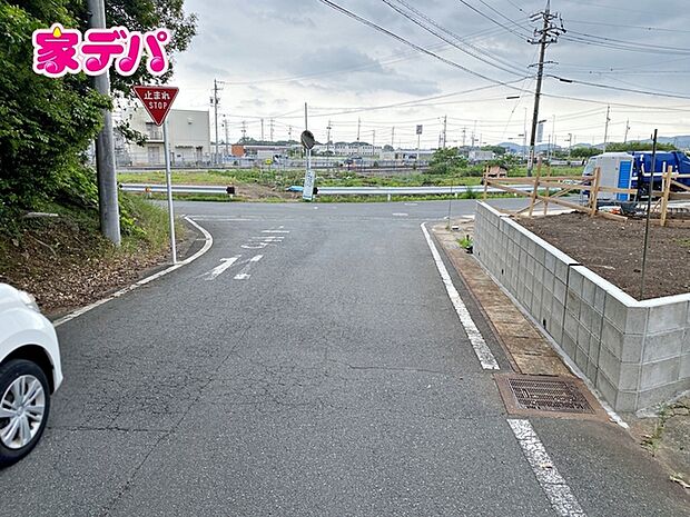 前面道路：東側約5.7～9ｍ幅