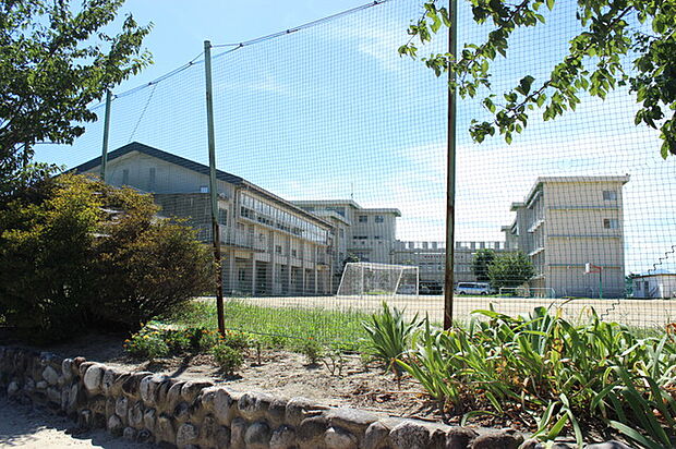 金屋中学校(680m)