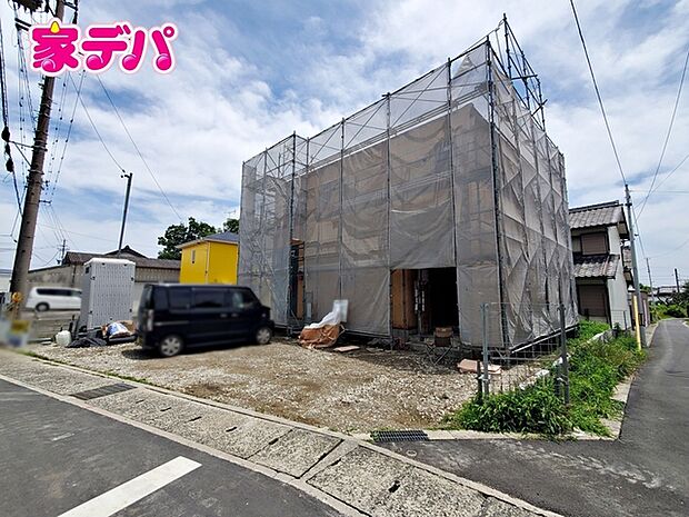 住宅ローンにご不安のあるお客様も、まずはお気軽にご相談下さい。お客様に最適な資金計画と金融機関をご案内いたします。