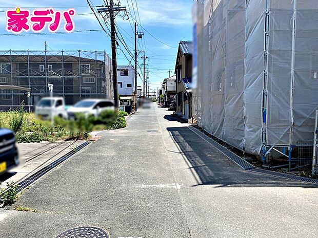 前面道路も広く車通りも少ないので、運転が苦手な方でも自分のペースで駐車ができます