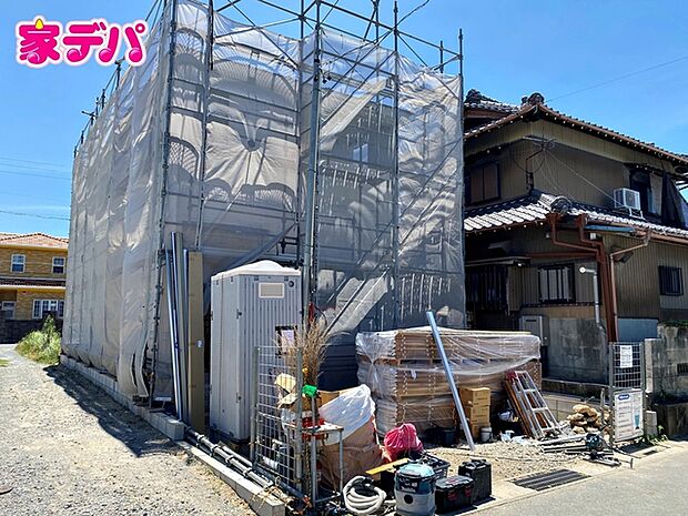 【1号棟】上棟しました! ・整形地 ・3SLDK ・LDK17.3帖 ・全居室収納完備 ・リビング収納 ・階段下収納 ・パントリー ・ストレージルーム1.5帖 ・リビング階段 ・防犯カメラ