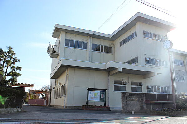 桜町小学校（310m）
