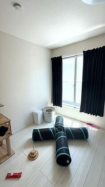 お子様にとっての初めての「自分の部屋」。学習机やベッドの配置もラクラクです。