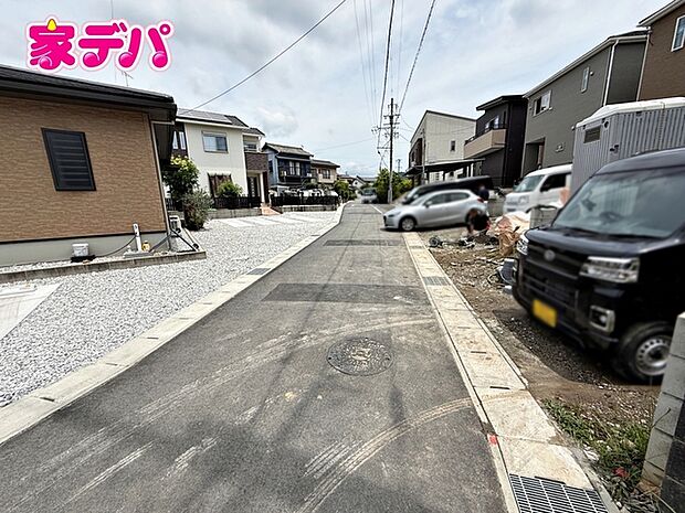前面道路：北西側約4ｍ幅