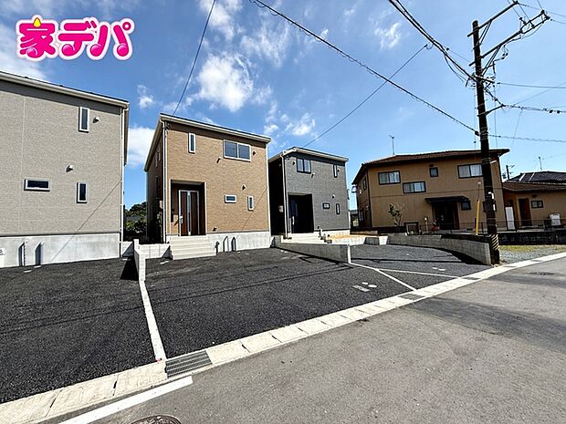 完成しました!現地ご案内いたします。お気軽にお問い合わせください!(中央の建物になります。)